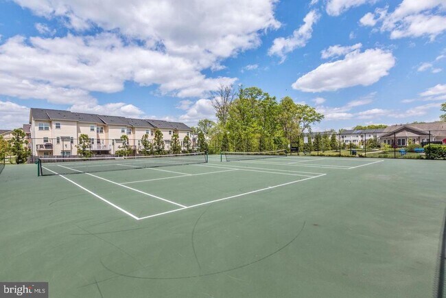Building Photo - 7568 Stonehouse Dr