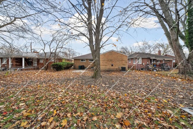 Building Photo - Rare Rental Opportunity in Oak Park