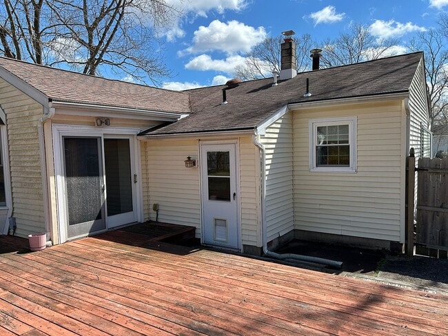Building Photo - 3 Fairview Dr