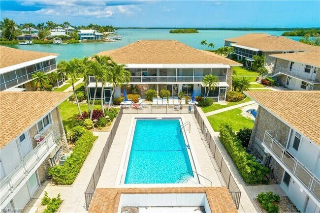 Building Photo - 330 Kon Tiki Dr