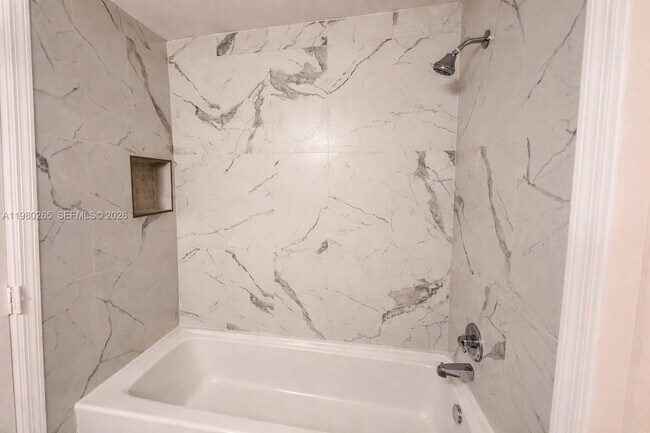 Building Photo - 2135 Madeira Dr