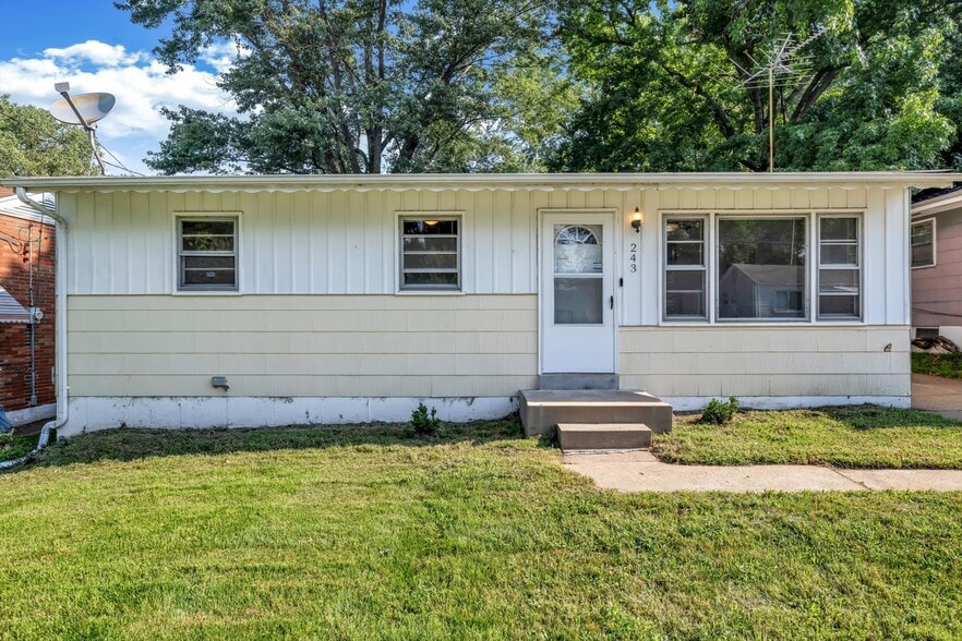 Primary Photo - 243 Reasor Dr