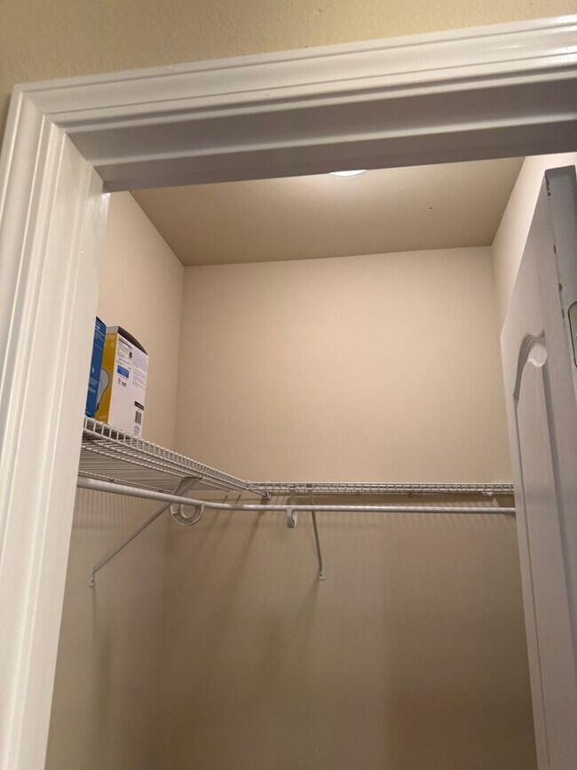Building Photo - 156 Creve Core Dr
