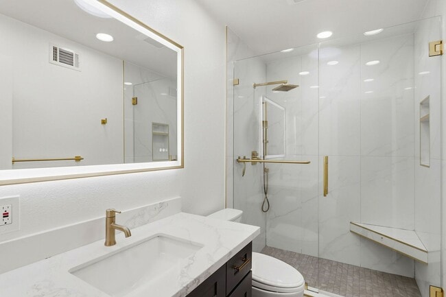 Building Photo - Beautiful Remodeled 3-Bedroom 2-Bathroom S...