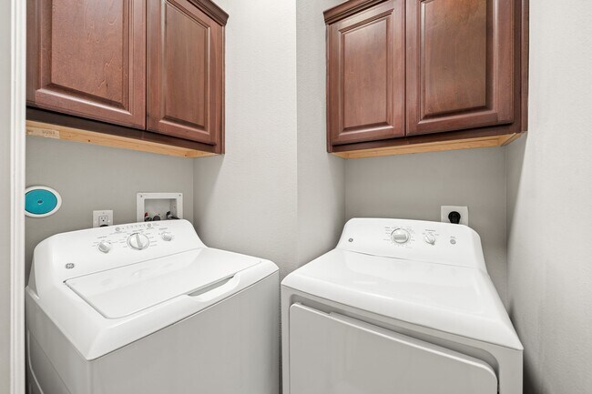 Building Photo - 6703 Highclere Manor Ln