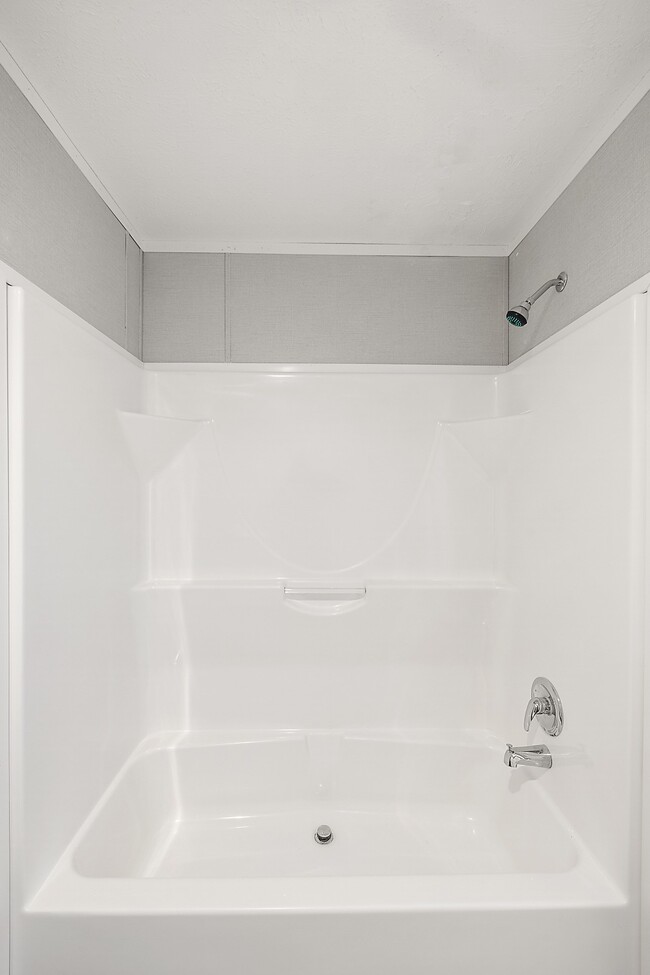 Building Photo - 612 Fenwick Ln