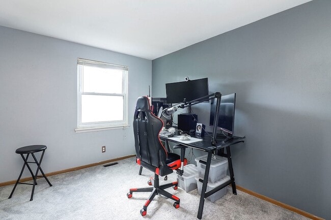 Building Photo - 21S S Fernwood Dr