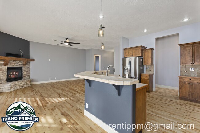 Building Photo - 3103 E Tybalt Ct