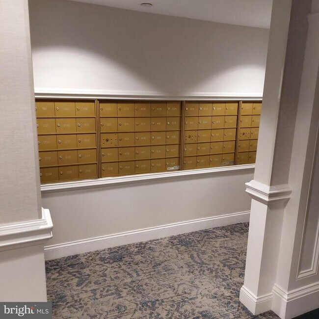 Building Photo - 12251 Roundwood Rd