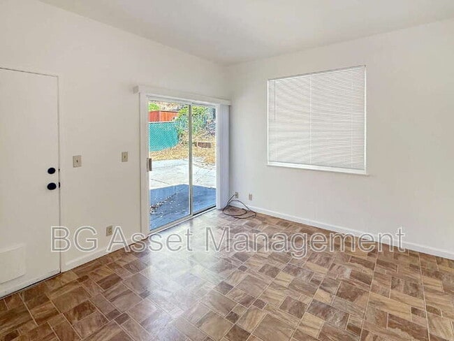 Building Photo - 2672 Doidge Ave