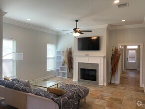 Building Photo - Beautiful 4 Bedroom 2.5 Bath Available for...