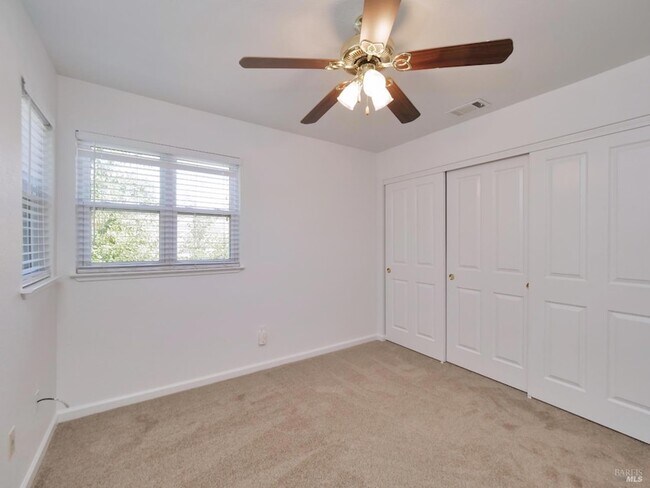 Building Photo - 3500 Crownridge Dr