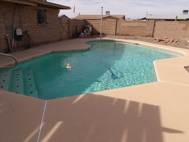 Building Photo - 55+ ADULT COMMUNITY