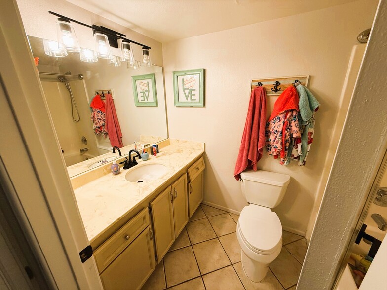 Building Photo - 5407 Rocking Horse Ln