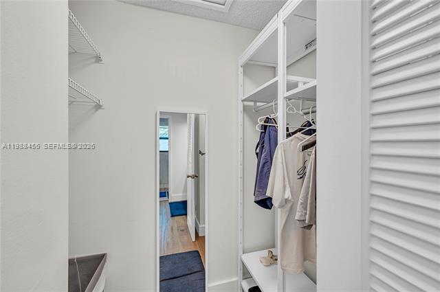 Building Photo - 7018 SW 53rd Ln