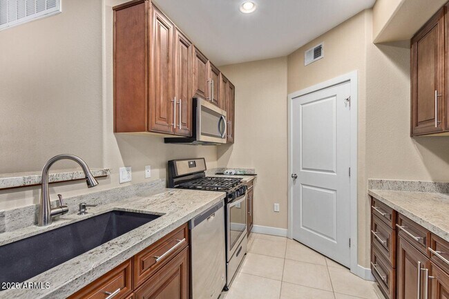 Building Photo - 6900 E Princess Dr