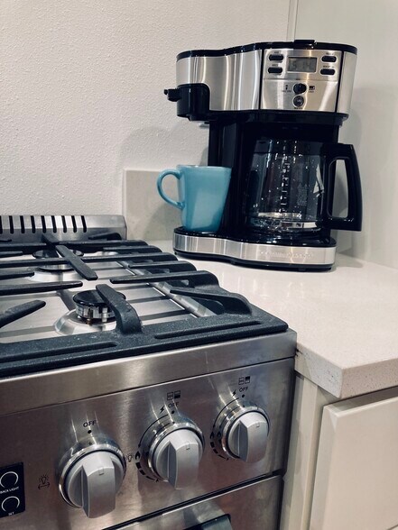 Building Photo - 2411 SE Main St