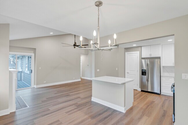 Building Photo - 350 Newgate Ct