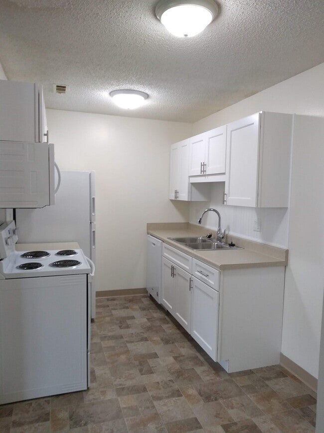 Interior Photo - 640 S. 4th St.