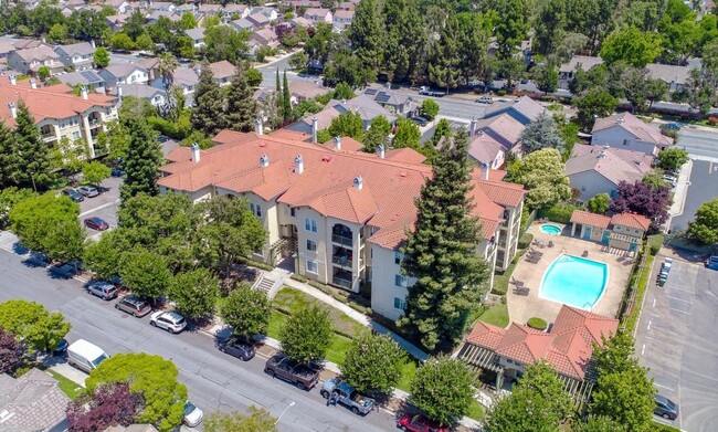 Building Photo - 38740 Tyson Ln