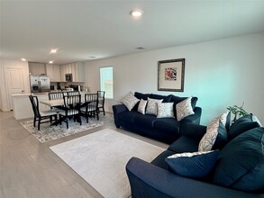 Building Photo - 21321 Carosella Dr