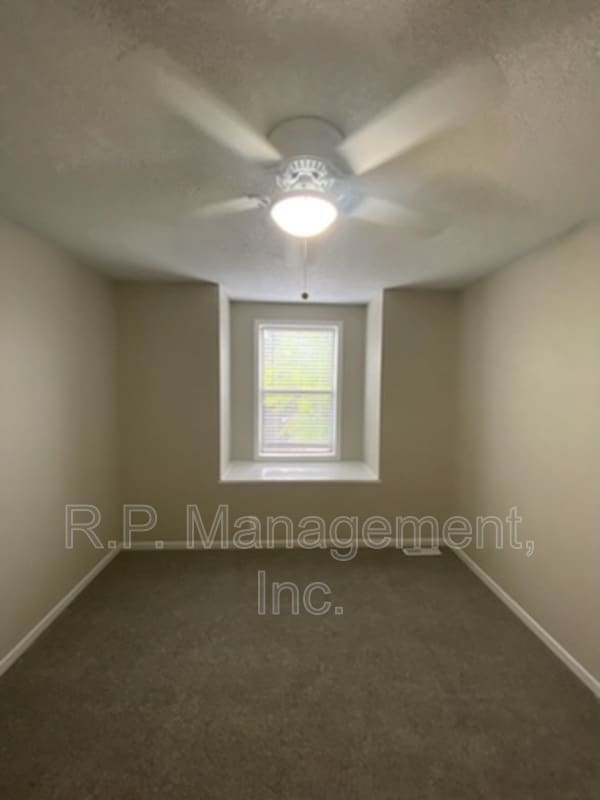 Building Photo - 14391 Estates Ave