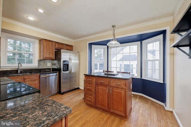 Building Photo - 7710 Green Garland Dr