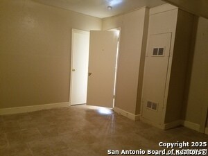 Building Photo - 7215 Glen Heights