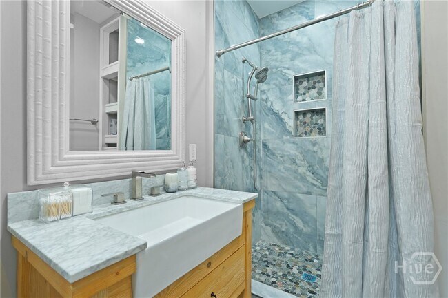 Building Photo - 306 W 42nd St