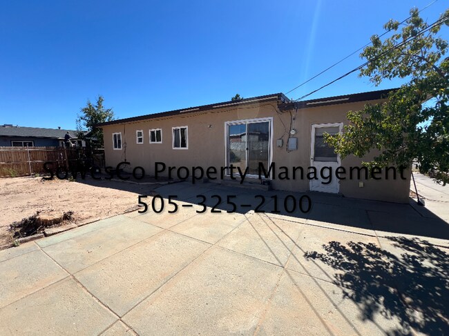 Building Photo - 3 Bed 2 Bath with Garage in Central Farmin...