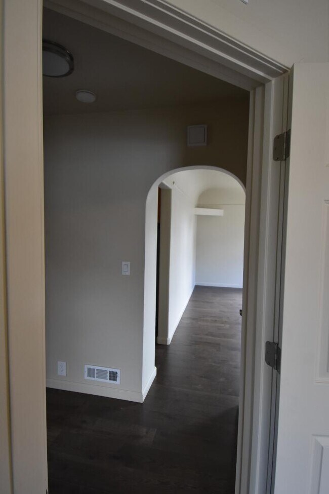 Building Photo - 2515 Wiard St