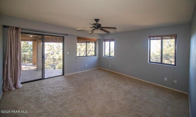 Building Photo - 270 Long