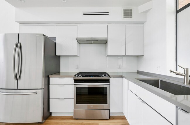 Building Photo - 10839 Kling St