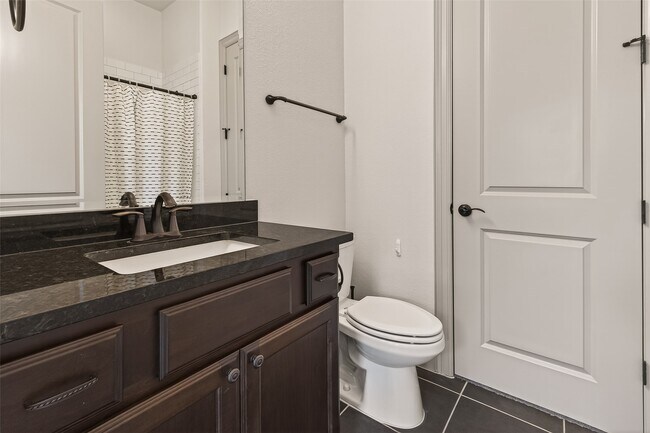 Building Photo - 722 Imperial Blvd