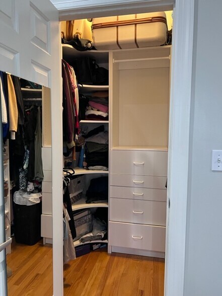 Walk-in closet - 1410 W Belmont Ave