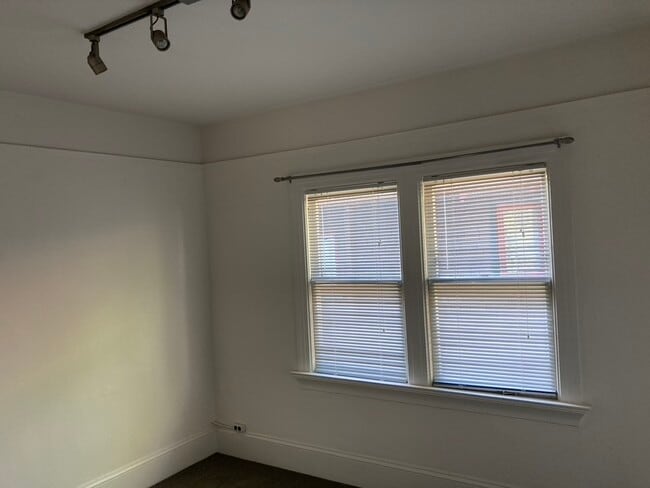 Building Photo - 3864 Howe St