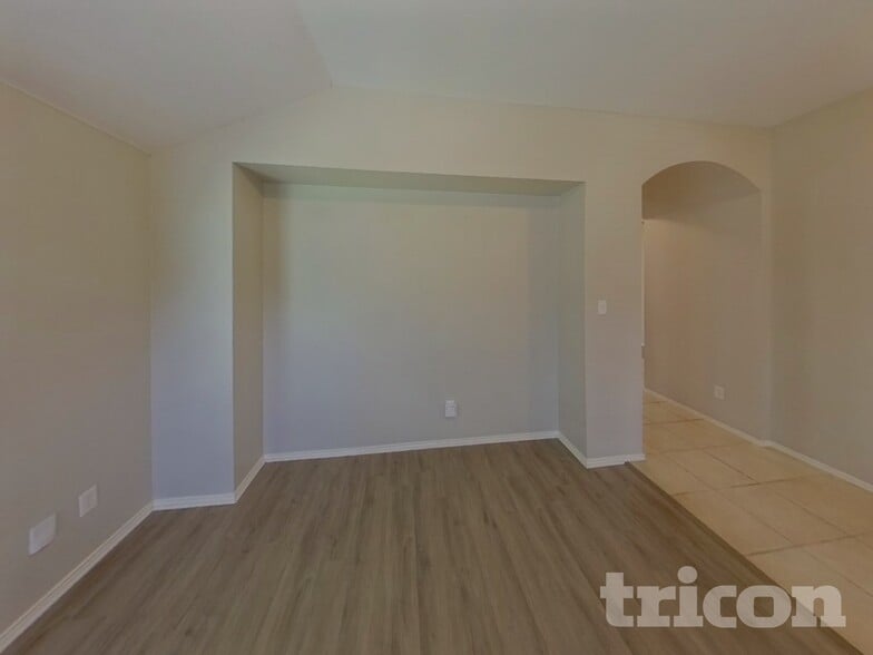 Building Photo - 369 Magnolia Dr