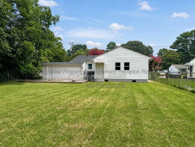 Building Photo - 711 Marcus St