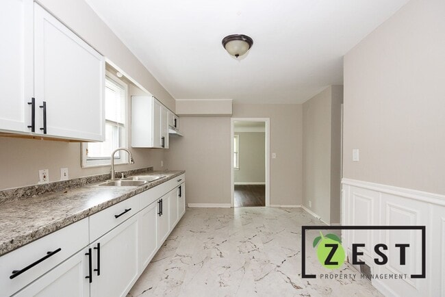 Building Photo - Charming 3-Bedroom Home Coming Soon on Det...