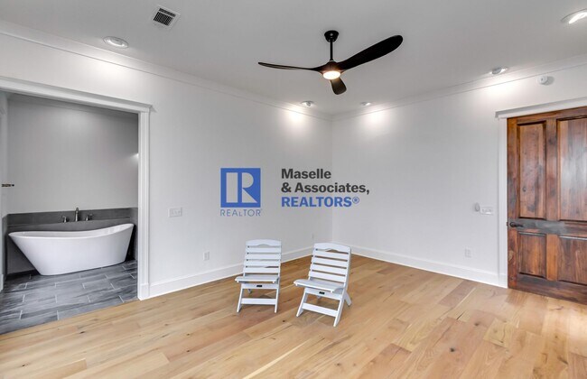 Building Photo - 1418 Windrose Dr