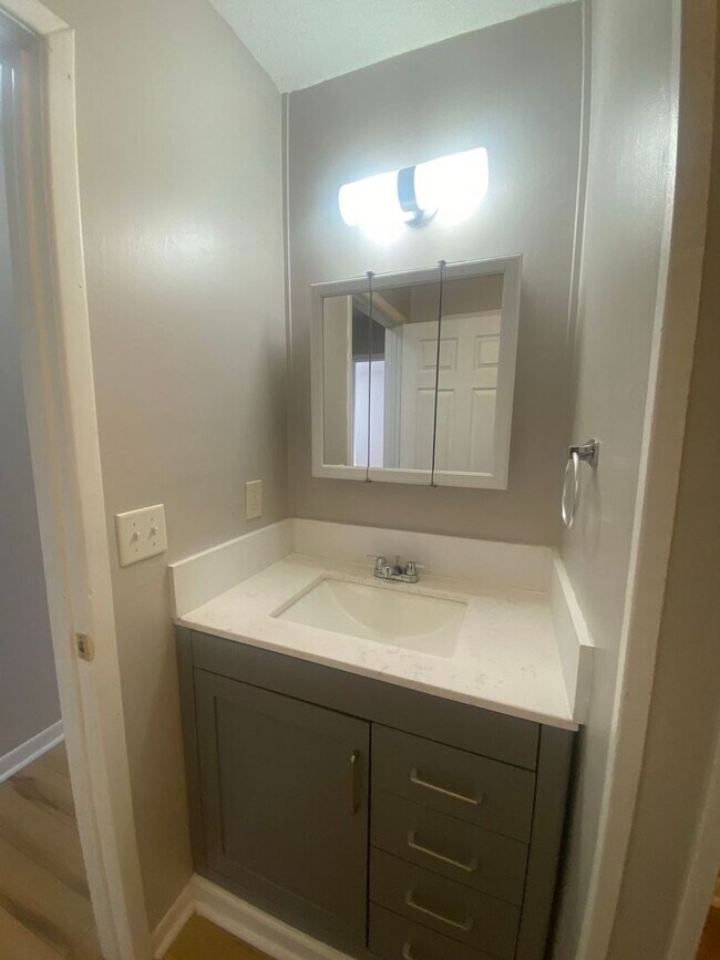 Building Photo - 1812 Arthur Ave