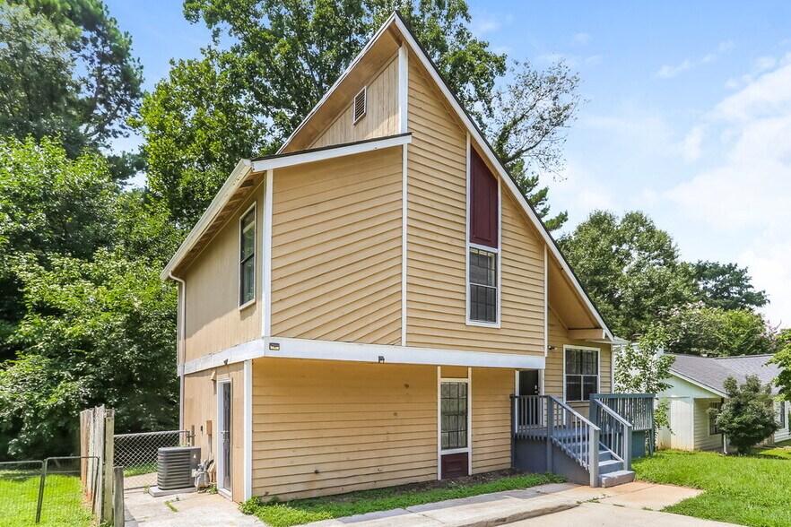 Building Photo - 806 Durham Crossing