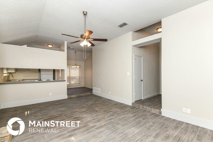 Building Photo - 914 Pierce Arrow Dr