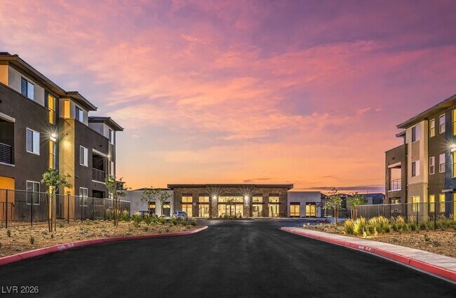 Building Photo - 4555 Camino Al Norte