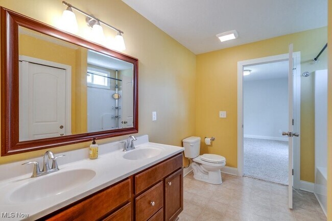 Building Photo - 155 Granite Dr