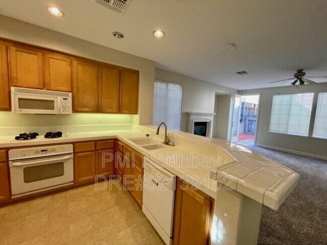 Building Photo - 6347 Newhaven Ln