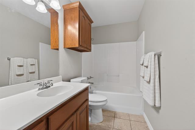 Building Photo - 512 Oakridge Dr