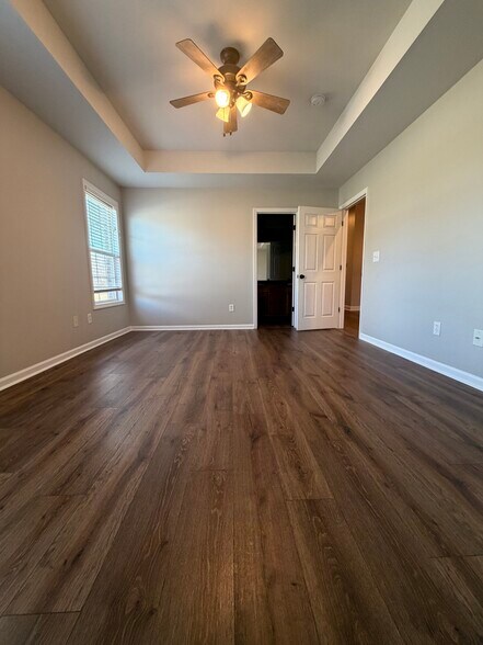 Building Photo - 452 Banyon Rd