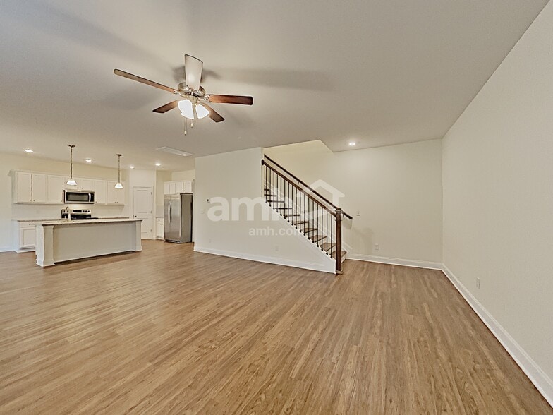 Building Photo - 444 Charity Ln