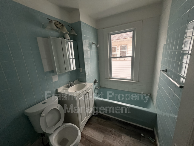Building Photo - 3402 E 145th St